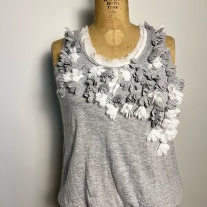 Anthropologie adorable gray knit bubble tank with floral details XS